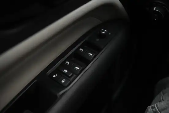 JEEP-COMMANDER-2022