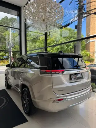 JEEP-COMMANDER-2022