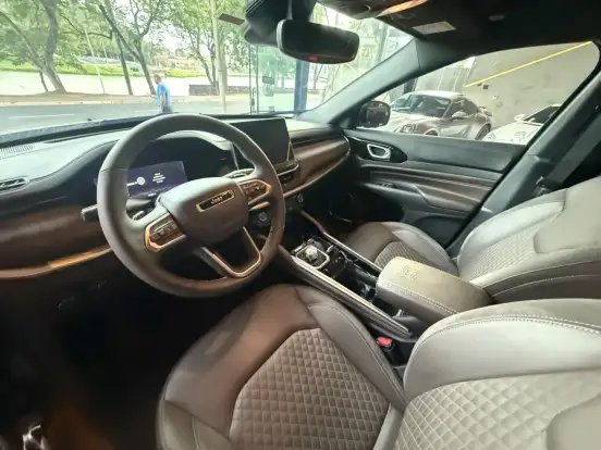 JEEP-COMMANDER-2025