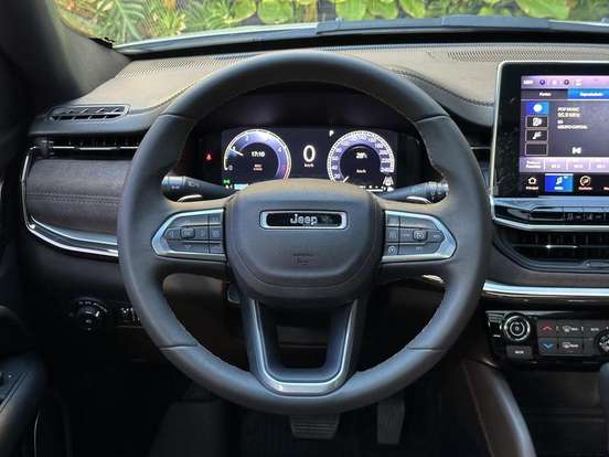 JEEP-COMMANDER-2024