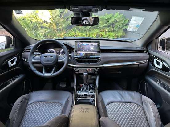 JEEP-COMMANDER-2024