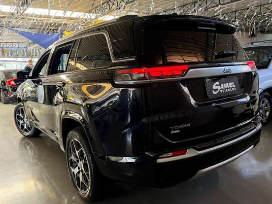 JEEP-COMMANDER-2023