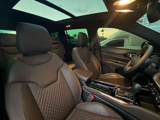 JEEP-COMMANDER-2023