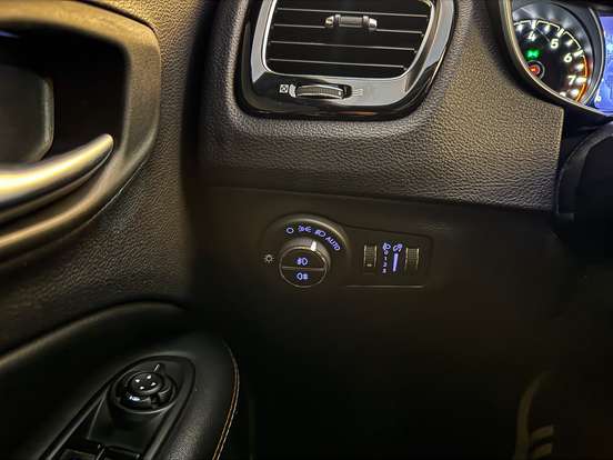 JEEP-COMPASS-2.0 16V FLEX LONGITUDE AUTOMÁTICO JEEP-COMPASS-2019