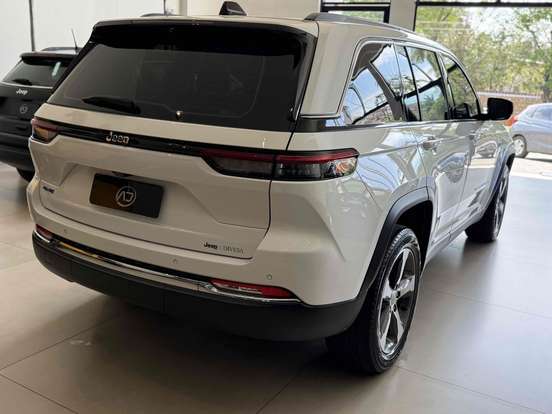 JEEP-GRAND CHEROKEE-2.0 TURBO HÍBRIDO 4XE AT8 JEEP-GRAND CHEROKEE-2023