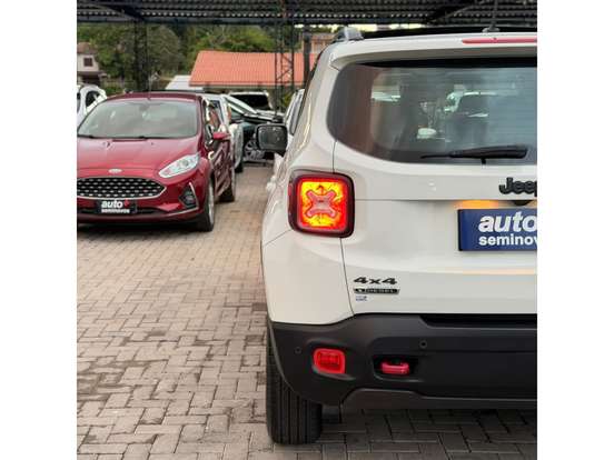 JEEP-RENEGADE-2.0 16V TURBO DIESEL TRAILHAWK 4P 4X4 AUTOMÁTICO JEEP-RENEGADE-2015