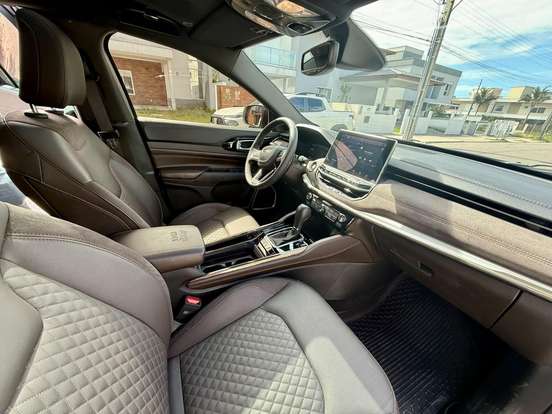 JEEP-COMMANDER-2025