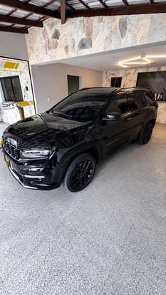 JEEP-COMMANDER-2024