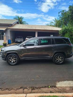 JEEP-COMMANDER-2022