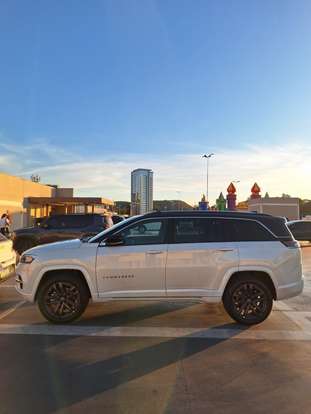 JEEP-COMMANDER-2025