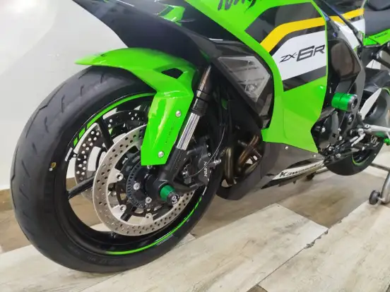 KAWASAKI-NINJA ZX-6R-2025