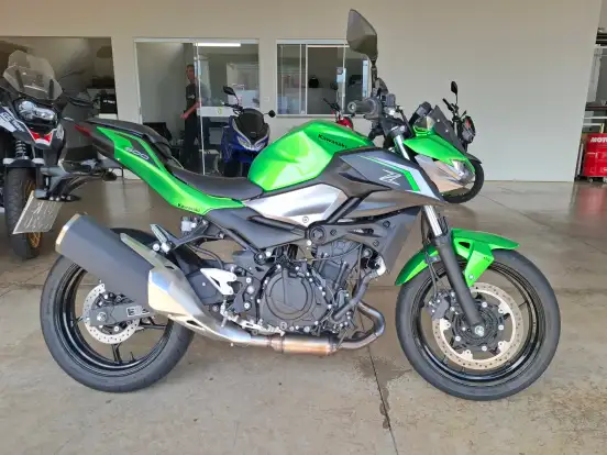 KAWASAKI-Z500 KAWASAKI-Z500-2025