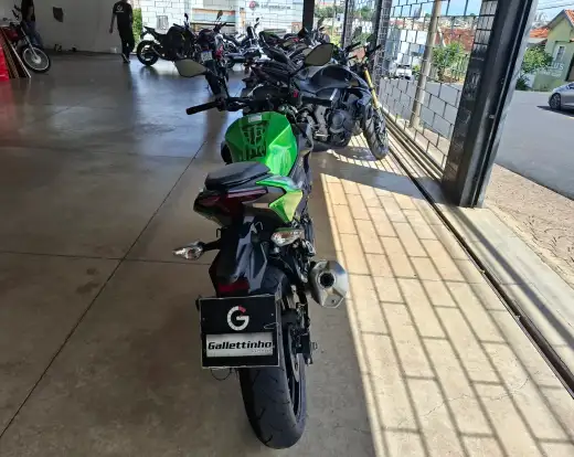 KAWASAKI-Z500-2025