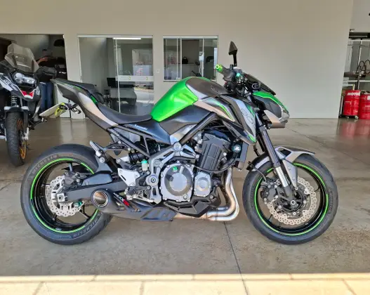 KAWASAKI Z900 