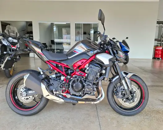 KAWASAKI Z900 