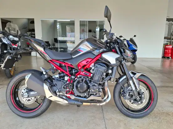 KAWASAKI-Z900 KAWASAKI-Z900-2025