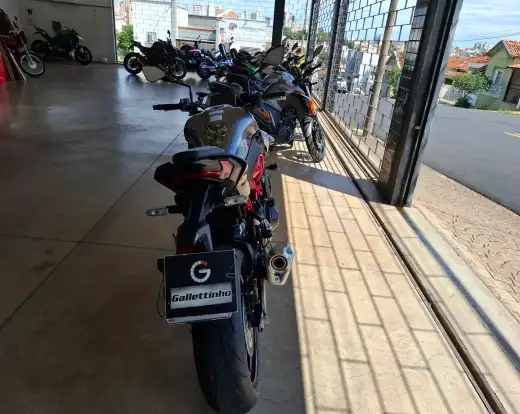 KAWASAKI-Z900-2025