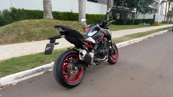 KAWASAKI-Z900-2023