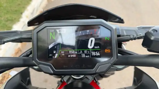 KAWASAKI-Z900-2023