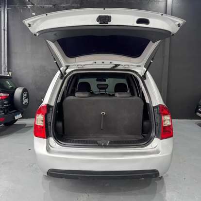 KIA-CARENS-2009