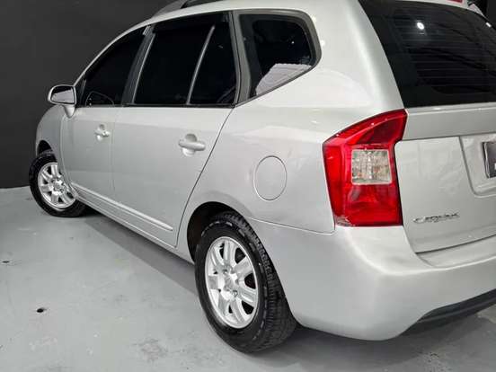 KIA-CARENS-2.0 EX 16V GASOLINA 4P AUTOMÁTICO KIA-CARENS-2009