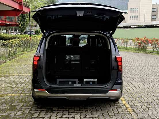 KIA-CARNIVAL-2024