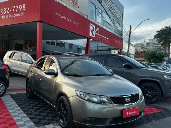 KIA-CERATO-1.6 EX2 SEDAN 16V GASOLINA 4P AUTOMÁTICO KIA-CERATO-2010