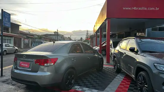 KIA-CERATO-1.6 EX2 SEDAN 16V GASOLINA 4P AUTOMÁTICO KIA-CERATO-2010