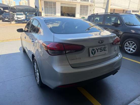 KIA-CERATO-1.6 SX 16V FLEX 4P AUTOMÁTICO KIA-CERATO-2017