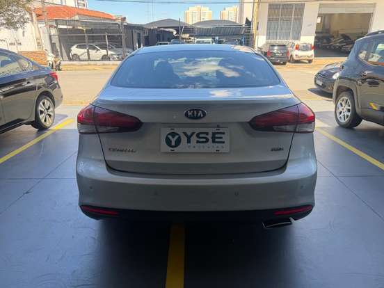 KIA-CERATO-1.6 SX 16V FLEX 4P AUTOMÁTICO KIA-CERATO-2017