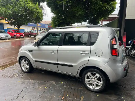 KIA-SOUL-1.6 EX 16V FLEX 4P AUTOMÁTICO KIA-SOUL-2011