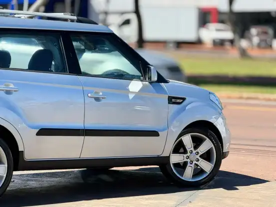 KIA-SOUL-1.6 U.173 16V FLEX 4P AUTOMÁTICO KIA-SOUL-2011