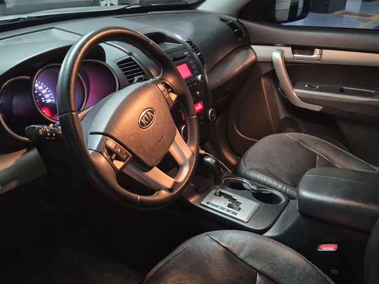 KIA-SORENTO-3.5 V6 GASOLINA EX 7L 4WD AUTOMÁTICO KIA-SORENTO-2012