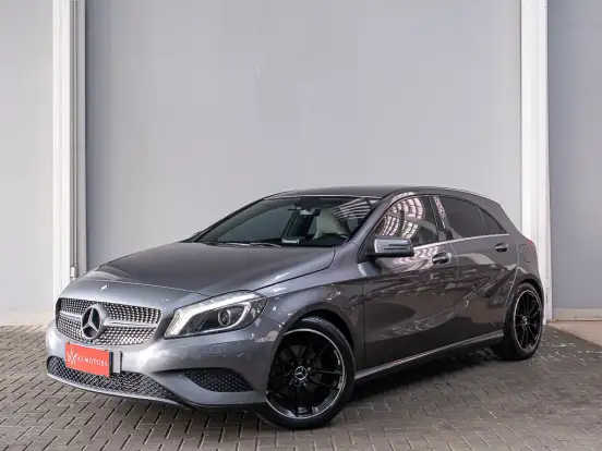 MERCEDES-BENZ-A 200-1.6 TURBO URBAN 16V GASOLINA 4P AUTOMÁTICO MERCEDES-BENZ-A 200-2014