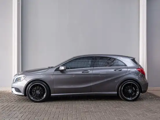 MERCEDES-BENZ-A 200-1.6 TURBO URBAN 16V GASOLINA 4P AUTOMÁTICO MERCEDES-BENZ-A 200-2014