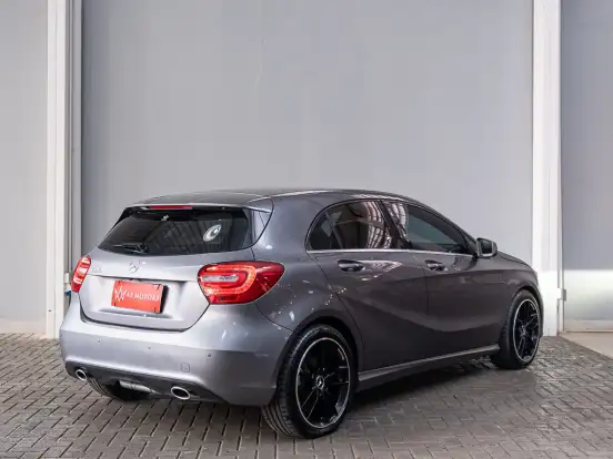 MERCEDES-BENZ-A 200-1.6 TURBO URBAN 16V GASOLINA 4P AUTOMÁTICO MERCEDES-BENZ-A 200-2014
