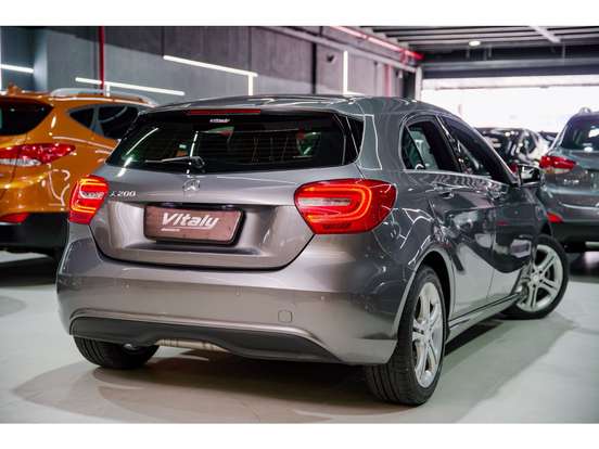 MERCEDES-BENZ-A 200-1.6 TURBO 16V FLEX 4P AUTOMÁTICO MERCEDES-BENZ-A 200-2015