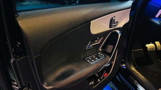 MERCEDES-BENZ-A 35 AMG-2023