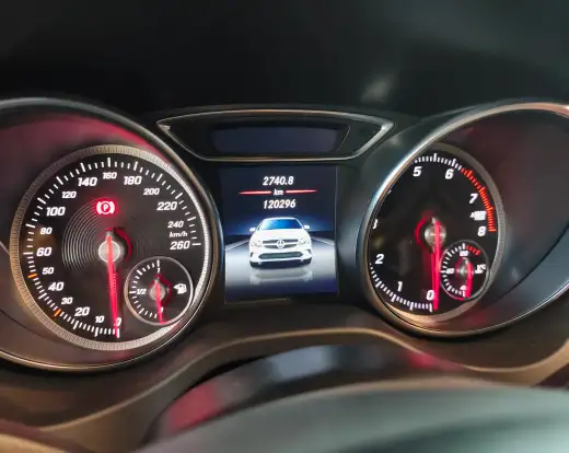 MERCEDES-BENZ-CLA 180-2018