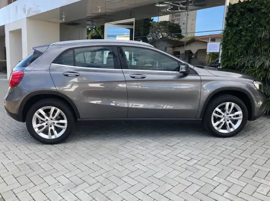 MERCEDES-BENZ-GLA 200-2015