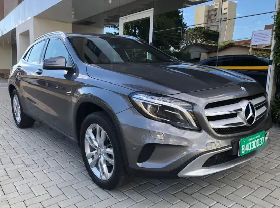 MERCEDES-BENZ-GLA 200-2015