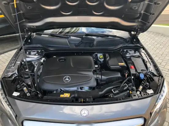 MERCEDES-BENZ-GLA 200-2015