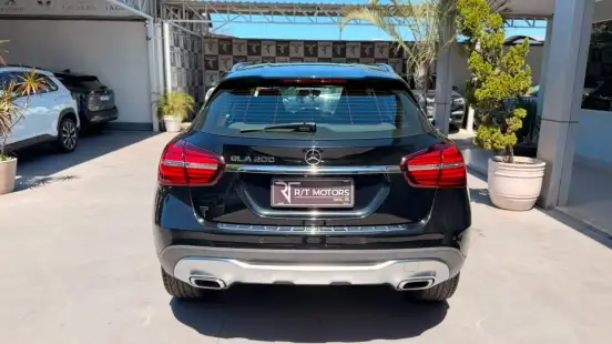 MERCEDES-BENZ-GLA 200-2018