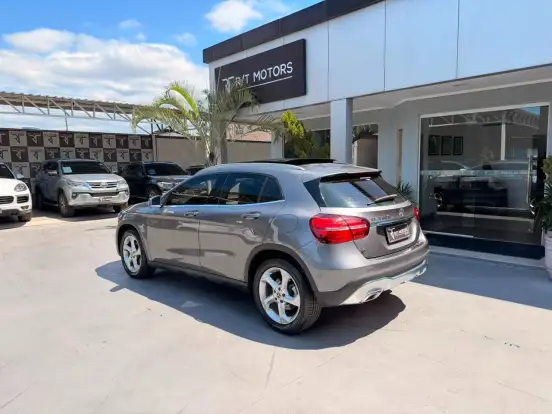 MERCEDES-BENZ-GLA 200-2019
