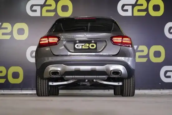 MERCEDES-BENZ-GLA 200-2019