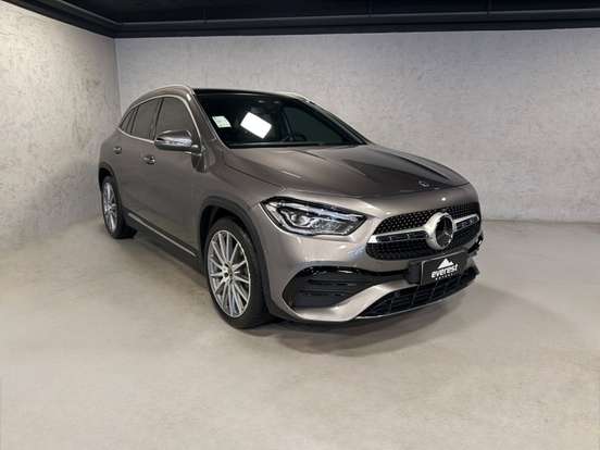 MERCEDES-BENZ-GLA 200-2022