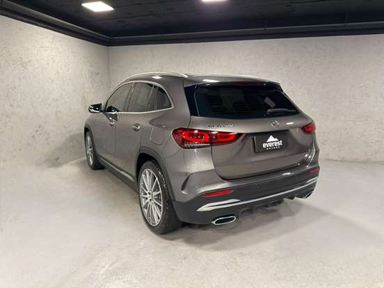 MERCEDES-BENZ-GLA 200-2022