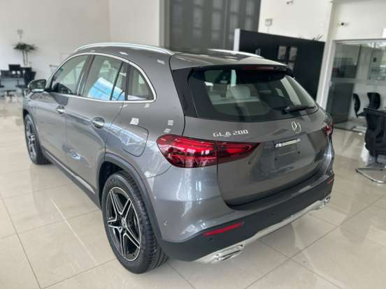 MERCEDES-BENZ-GLA 200-2026