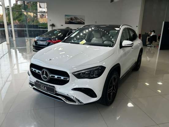 MERCEDES-BENZ-GLA 200-2026