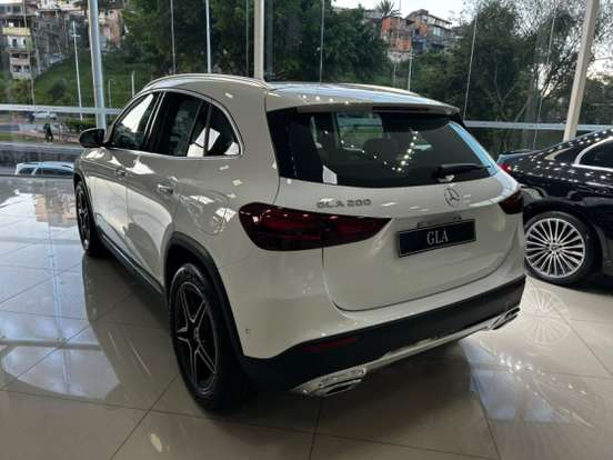 MERCEDES-BENZ-GLA 200-2026
